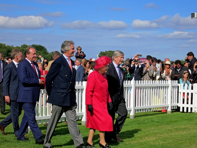 Queen Elizabeth ll walking with group shows her health